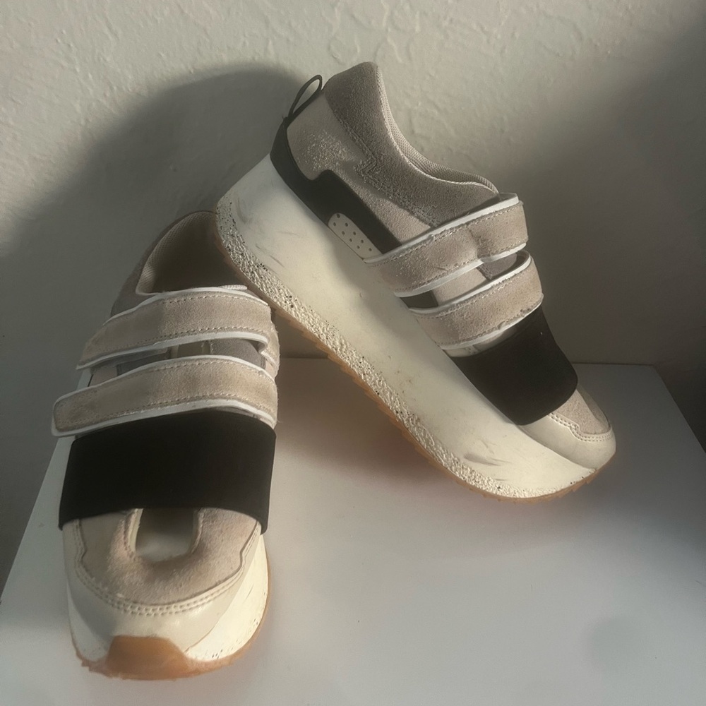 Zara Beige and Black Platform Sneakers